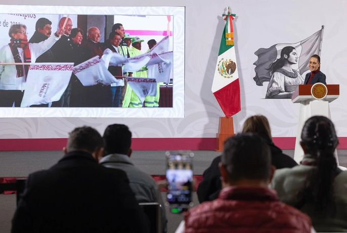 PLAN INTEGRAL DEL ORIENTE: PRESIDENTA CLAUDIA SHEINBAUM ENCABEZA ENTREGA DE TRENES DE PAVIMENTACIÓN A MUNICIPIOS DEL EDOMEX